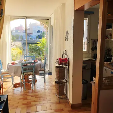 Апартаменты Rue Du Vent Des Dames Агд